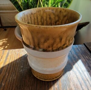COLONIAL CANDLE JAPAN Ceramic Colonial Candle Holder.